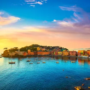 021 - Casa Ponente Con Terrazzo - Centro Citta, Carruggio E Mare Baia Del Silenzio A 500 M , Sestri Levante Italien